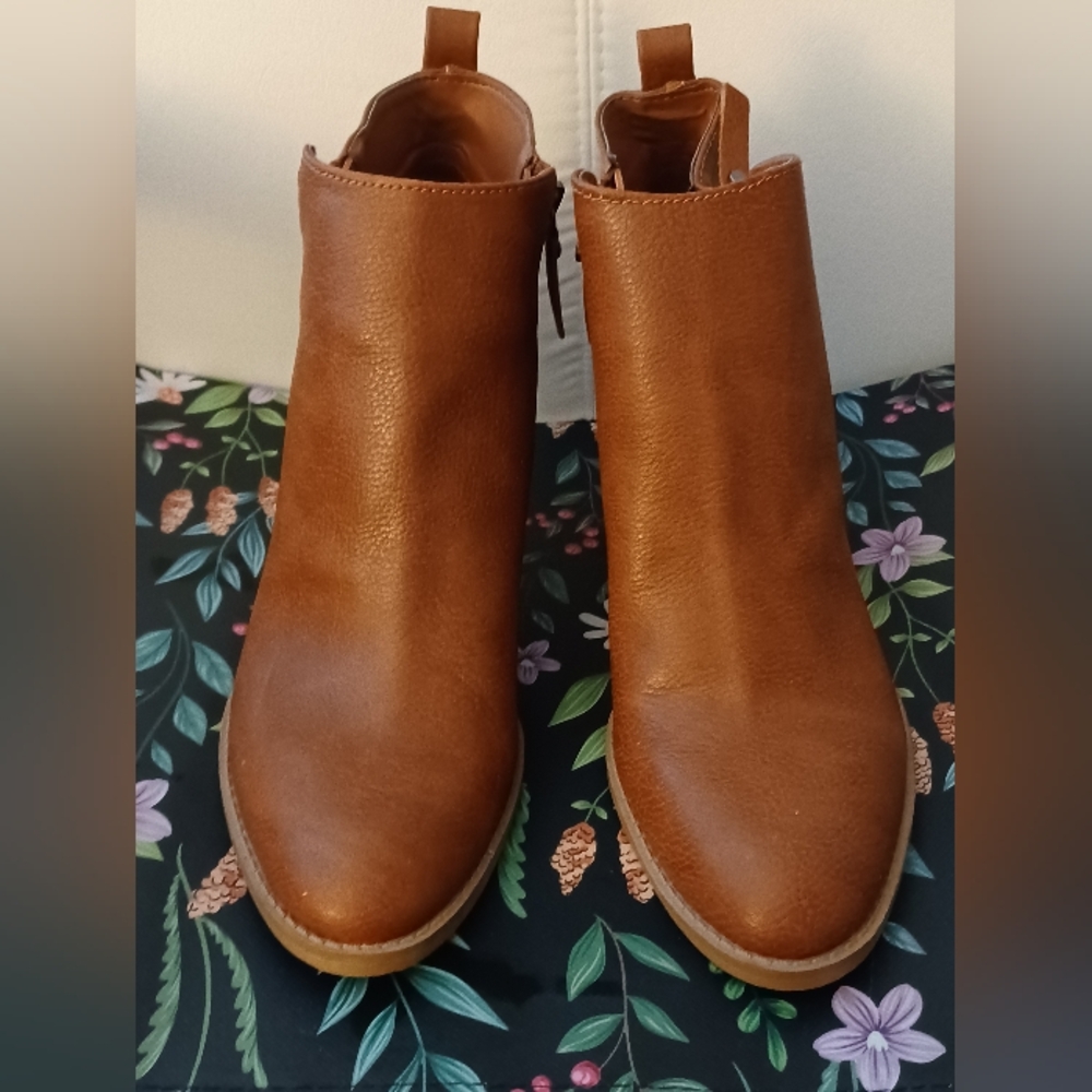 Universal Thread Tan Ankle Booties - Picture 2 of 5